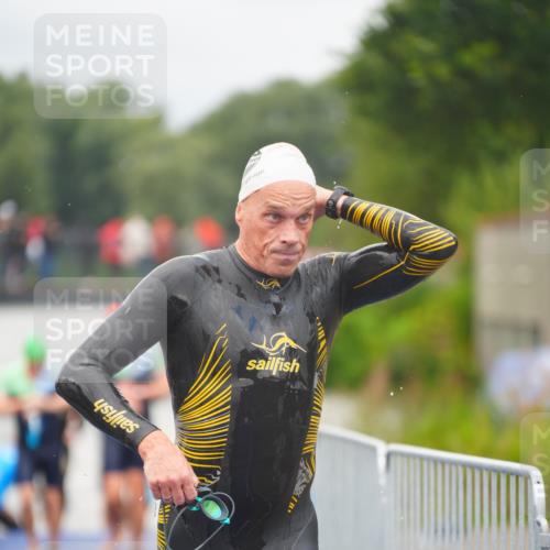 30.08.2026 - Elbe Triathlon Hamburg LAZAROV Photography http://msf.ph/oto/10035354 30.08.2026 09:03:17 Schwimmen 475, 605, 618, 718, 968 meine-sportfotos.de