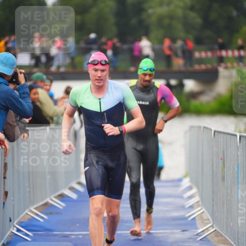 30.08.2026 - Elbe Triathlon Hamburg LAZAROV Photography http://msf.ph/oto/10035461 30.08.2026 09:03:44 Schwimmen 538, 550, 560, 565, 632 meine-sportfotos.de