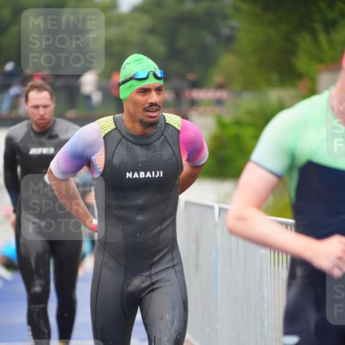 30.08.2026 - Elbe Triathlon Hamburg LAZAROV Photography http://msf.ph/oto/10035475 30.08.2026 09:03:46 Schwimmen 538, 550, 560, 565, 632 meine-sportfotos.de