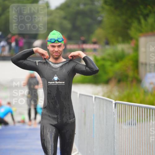 30.08.2026 - Elbe Triathlon Hamburg LAZAROV Photography http://msf.ph/oto/10035506 30.08.2026 09:03:53 Schwimmen 560, 565, 611, 632 meine-sportfotos.de