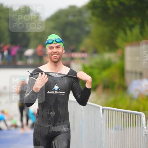 30.08.2026 - Elbe Triathlon Hamburg LAZAROV Photography http://msf.ph/oto/10035509 30.08.2026 09:03:53 Schwimmen 560, 565, 611, 632 meine-sportfotos.de
