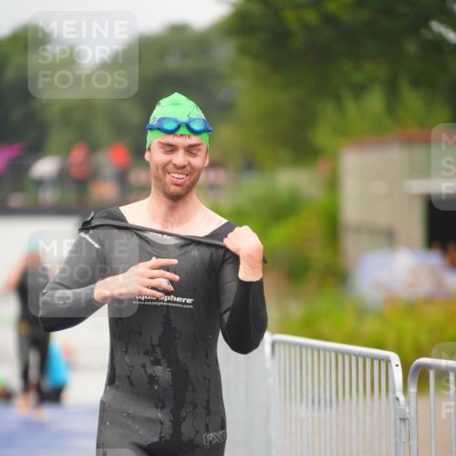 30.08.2026 - Elbe Triathlon Hamburg LAZAROV Photography http://msf.ph/oto/10035512 30.08.2026 09:03:53 Schwimmen 560, 565, 611, 632 meine-sportfotos.de