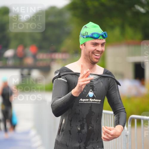 30.08.2026 - Elbe Triathlon Hamburg LAZAROV Photography http://msf.ph/oto/10035515 30.08.2026 09:03:54 Schwimmen 560, 565, 611, 632, 739 meine-sportfotos.de
