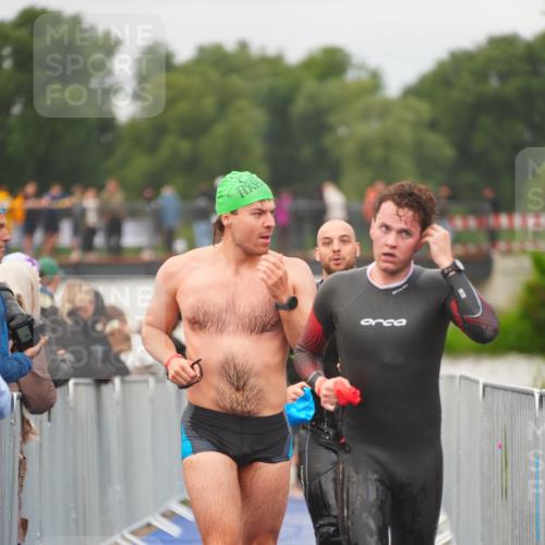 30.08.2026 - Elbe Triathlon Hamburg LAZAROV Photography http://msf.ph/oto/10035594 30.08.2026 09:04:15 Schwimmen 506, 509, 514, 529, 533, 555, 596 meine-sportfotos.de