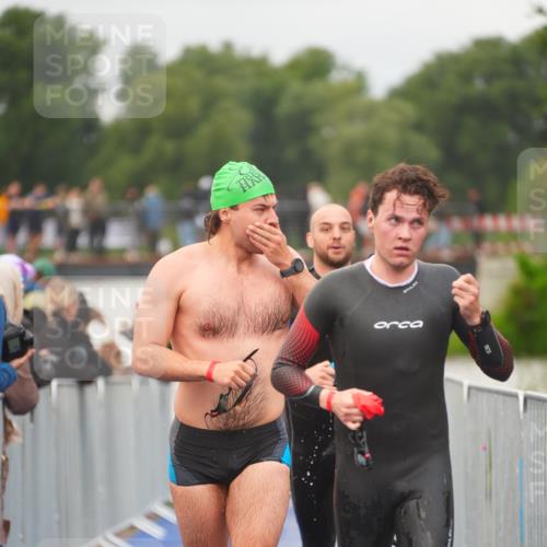 30.08.2026 - Elbe Triathlon Hamburg LAZAROV Photography http://msf.ph/oto/10035596 30.08.2026 09:04:16 Schwimmen 506, 509, 514, 529, 533, 555, 596 meine-sportfotos.de