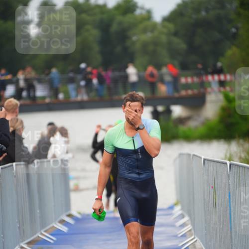 30.08.2026 - Elbe Triathlon Hamburg LAZAROV Photography http://msf.ph/oto/10035719 30.08.2026 09:04:44 Schwimmen 409, 505, 537, 619, 624, 670, 708 meine-sportfotos.de