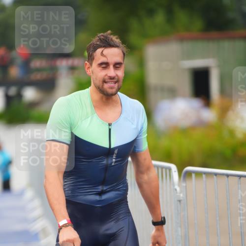 30.08.2026 - Elbe Triathlon Hamburg LAZAROV Photography http://msf.ph/oto/10035814 30.08.2026 09:04:48 Schwimmen 505, 526, 619, 624, 635, 670 meine-sportfotos.de
