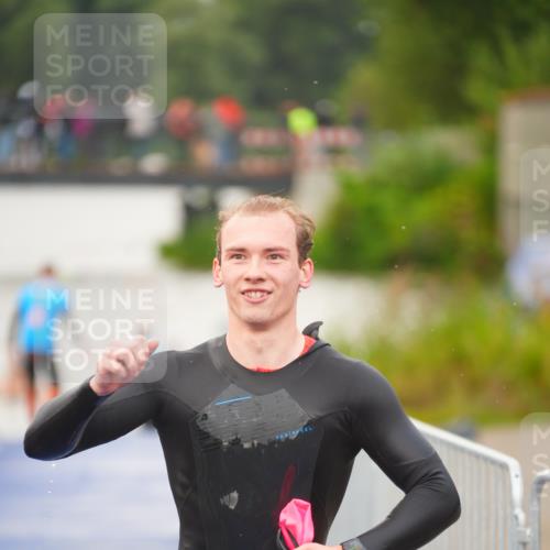 30.08.2026 - Elbe Triathlon Hamburg LAZAROV Photography http://msf.ph/oto/10035834 30.08.2026 09:04:51 Schwimmen 505, 526, 624, 635, 670 meine-sportfotos.de