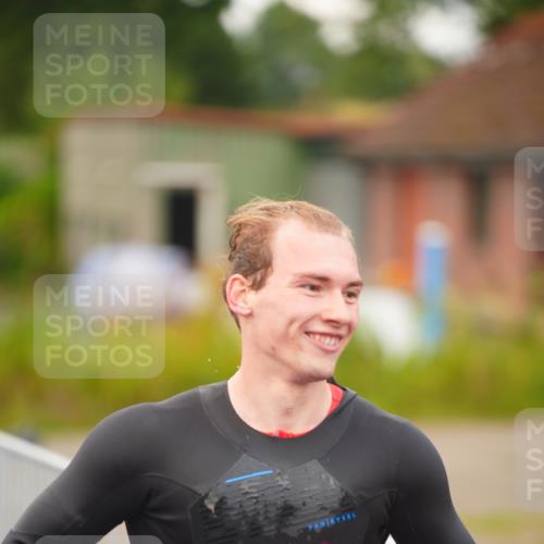 30.08.2026 - Elbe Triathlon Hamburg LAZAROV Photography http://msf.ph/oto/10035837 30.08.2026 09:04:52 Schwimmen 526, 624, 635 meine-sportfotos.de