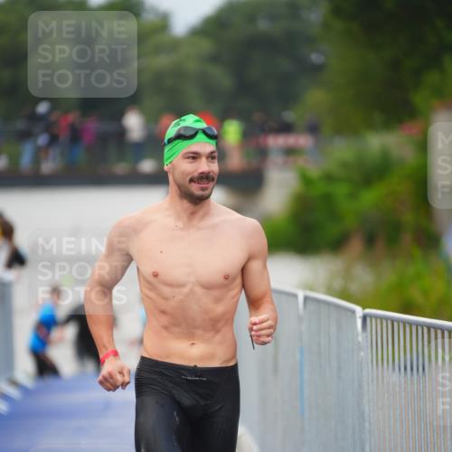 30.08.2026 - Elbe Triathlon Hamburg LAZAROV Photography http://msf.ph/oto/10035843 30.08.2026 09:05:06 Schwimmen 526, 628 meine-sportfotos.de