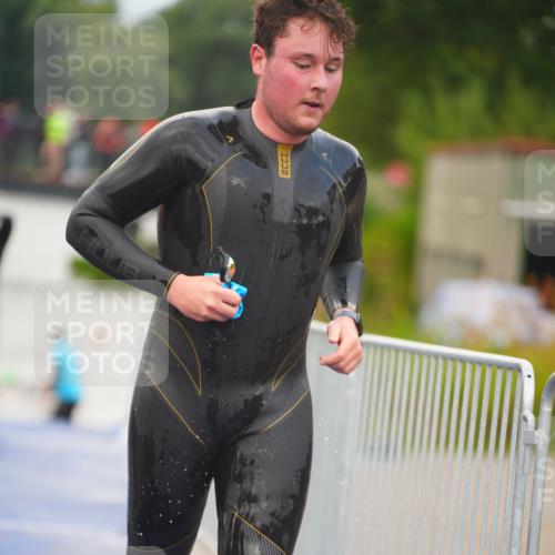 30.08.2026 - Elbe Triathlon Hamburg LAZAROV Photography http://msf.ph/oto/10035879 30.08.2026 09:05:22 Schwimmen 556, 558, 581, 628 meine-sportfotos.de