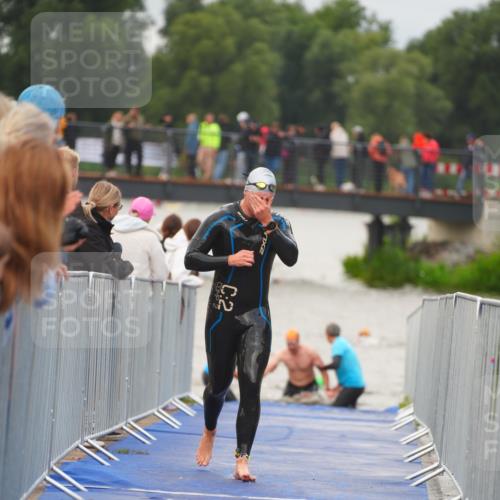 30.08.2026 - Elbe Triathlon Hamburg LAZAROV Photography http://msf.ph/oto/10035882 30.08.2026 09:05:25 Schwimmen 556, 558, 581 meine-sportfotos.de