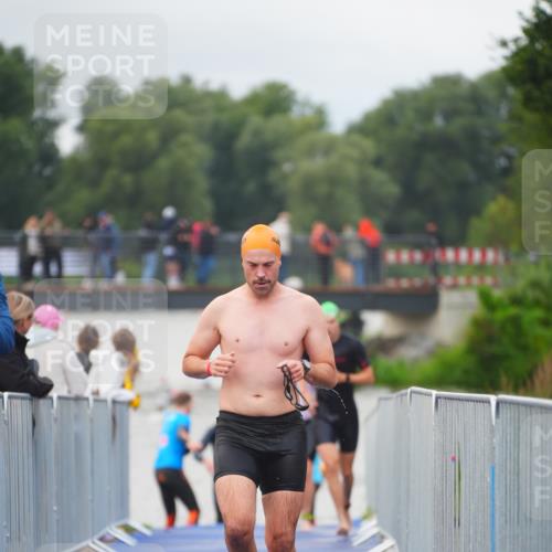 30.08.2026 - Elbe Triathlon Hamburg LAZAROV Photography http://msf.ph/oto/10035908 30.08.2026 09:05:36 Schwimmen 558, 578, 581 meine-sportfotos.de