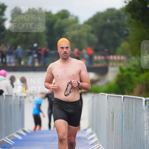 30.08.2026 - Elbe Triathlon Hamburg LAZAROV Photography http://msf.ph/oto/10035914 30.08.2026 09:05:37 Schwimmen 503, 558, 578, 581 meine-sportfotos.de