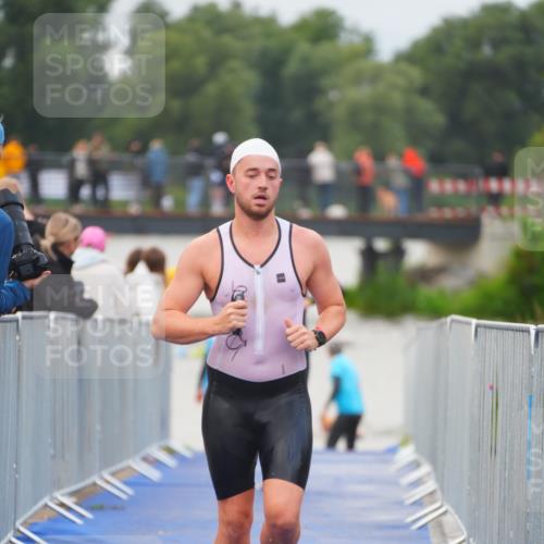 30.08.2026 - Elbe Triathlon Hamburg LAZAROV Photography http://msf.ph/oto/10035949 30.08.2026 09:05:43 Schwimmen 503, 561, 578, 660 meine-sportfotos.de