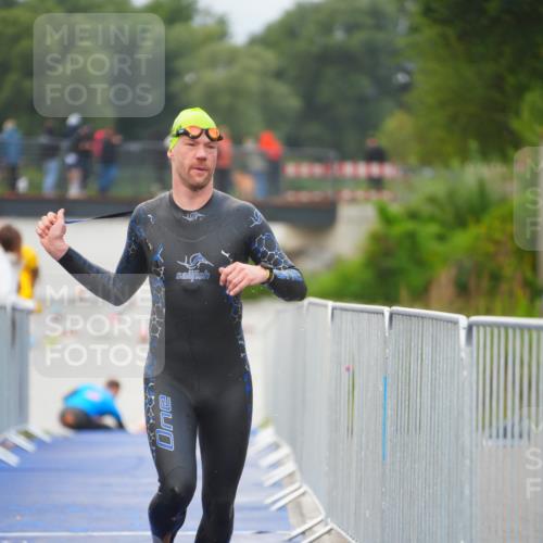 30.08.2026 - Elbe Triathlon Hamburg LAZAROV Photography http://msf.ph/oto/10035965 30.08.2026 09:05:47 Schwimmen 503, 561, 578, 660 meine-sportfotos.de