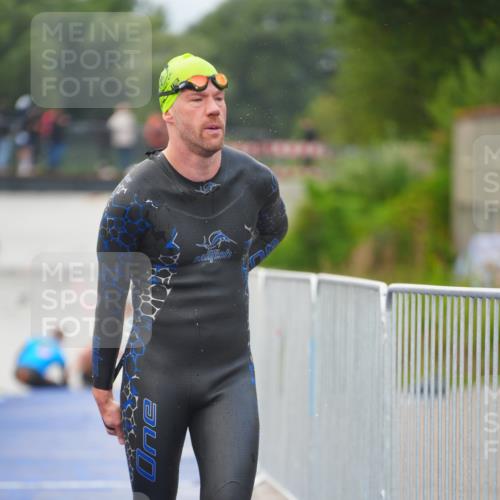 30.08.2026 - Elbe Triathlon Hamburg LAZAROV Photography http://msf.ph/oto/10035974 30.08.2026 09:05:48 Schwimmen 503, 561, 578, 660 meine-sportfotos.de