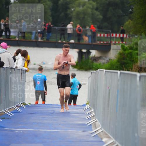 30.08.2026 - Elbe Triathlon Hamburg LAZAROV Photography http://msf.ph/oto/10035980 30.08.2026 09:05:54 Schwimmen 503, 561, 576, 660 meine-sportfotos.de