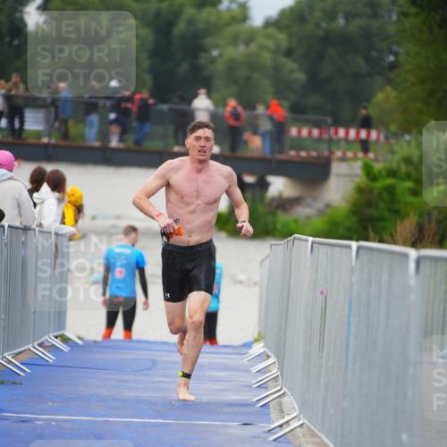 30.08.2026 - Elbe Triathlon Hamburg LAZAROV Photography http://msf.ph/oto/10035988 30.08.2026 09:05:56 Schwimmen 503, 561, 576, 660 meine-sportfotos.de