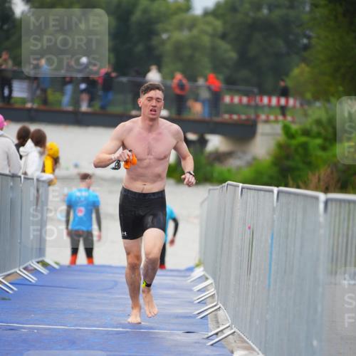 30.08.2026 - Elbe Triathlon Hamburg LAZAROV Photography http://msf.ph/oto/10035991 30.08.2026 09:05:56 Schwimmen 503, 561, 576, 660 meine-sportfotos.de