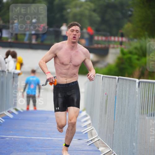 30.08.2026 - Elbe Triathlon Hamburg LAZAROV Photography http://msf.ph/oto/10035996 30.08.2026 09:05:57 Schwimmen 503, 561, 576, 660 meine-sportfotos.de