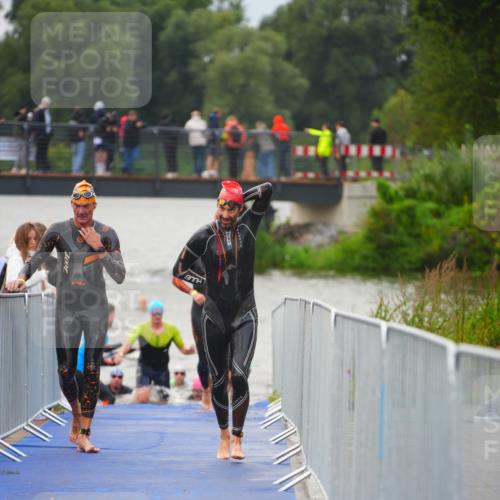 30.08.2026 - Elbe Triathlon Hamburg LAZAROV Photography http://msf.ph/oto/10036008 30.08.2026 09:06:21 Schwimmen 705, 773 meine-sportfotos.de
