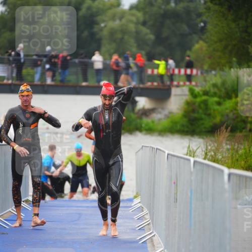 30.08.2026 - Elbe Triathlon Hamburg LAZAROV Photography http://msf.ph/oto/10036014 30.08.2026 09:06:21 Schwimmen 705, 773 meine-sportfotos.de