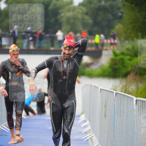 30.08.2026 - Elbe Triathlon Hamburg LAZAROV Photography http://msf.ph/oto/10036020 30.08.2026 09:06:24 Schwimmen 683, 705, 773 meine-sportfotos.de