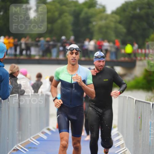 30.08.2026 - Elbe Triathlon Hamburg LAZAROV Photography http://msf.ph/oto/10036092 30.08.2026 09:06:39 Schwimmen 570, 580, 589, 590, 665, 683, 705, 732, 773 meine-sportfotos.de