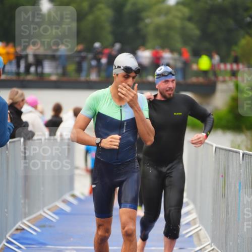 30.08.2026 - Elbe Triathlon Hamburg LAZAROV Photography http://msf.ph/oto/10036095 30.08.2026 09:06:39 Schwimmen 570, 580, 589, 590, 665, 683, 705, 732, 773 meine-sportfotos.de