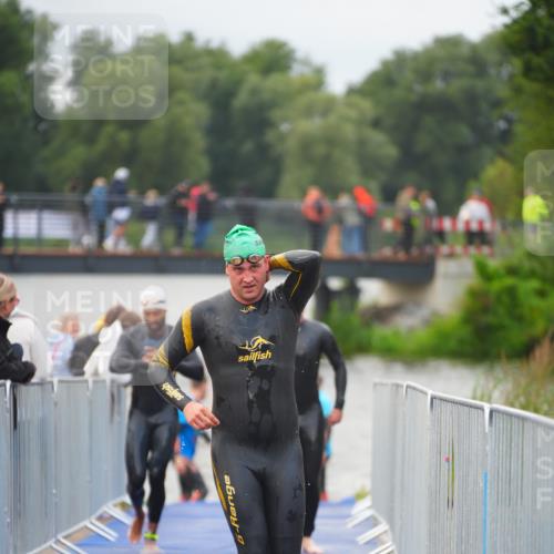 30.08.2026 - Elbe Triathlon Hamburg LAZAROV Photography http://msf.ph/oto/10036137 30.08.2026 09:06:58 Schwimmen 569, 620, 636, 647, 665 meine-sportfotos.de