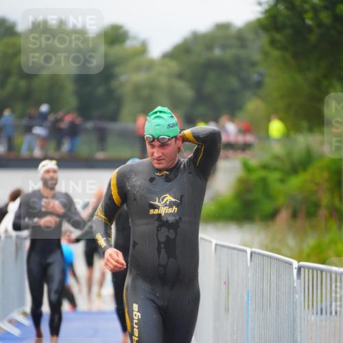30.08.2026 - Elbe Triathlon Hamburg LAZAROV Photography http://msf.ph/oto/10036143 30.08.2026 09:06:59 Schwimmen 569, 620, 636, 647 meine-sportfotos.de