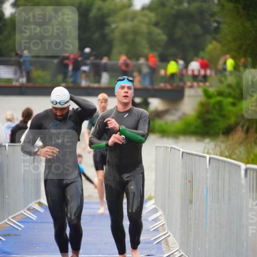 30.08.2026 - Elbe Triathlon Hamburg LAZAROV Photography http://msf.ph/oto/10036151 30.08.2026 09:07:01 Schwimmen 569, 636, 647 meine-sportfotos.de