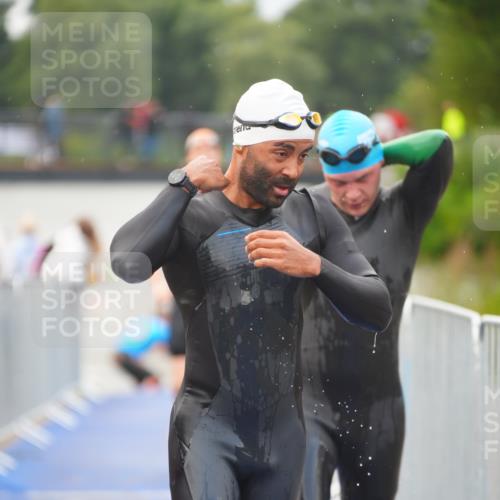 30.08.2026 - Elbe Triathlon Hamburg LAZAROV Photography http://msf.ph/oto/10036166 30.08.2026 09:07:03 Schwimmen 569, 626, 636, 647 meine-sportfotos.de
