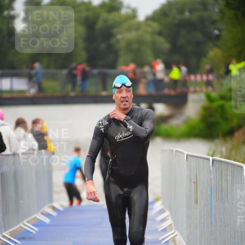30.08.2026 - Elbe Triathlon Hamburg LAZAROV Photography http://msf.ph/oto/10036202 30.08.2026 09:07:17 Schwimmen 569, 626, 636, 663, 756 meine-sportfotos.de