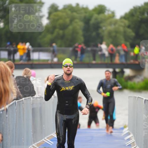 30.08.2026 - Elbe Triathlon Hamburg LAZAROV Photography http://msf.ph/oto/10036238 30.08.2026 09:07:27 Schwimmen 640, 663, 668, 756 meine-sportfotos.de