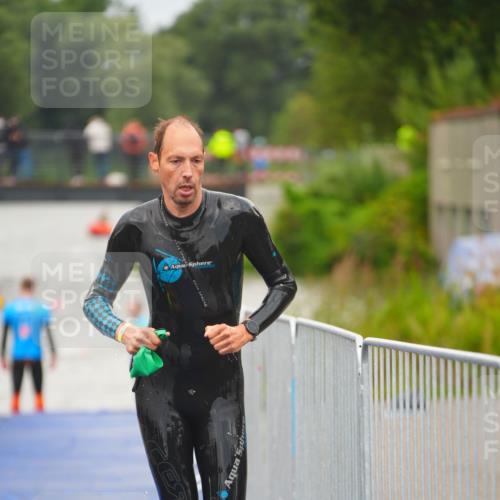 30.08.2026 - Elbe Triathlon Hamburg LAZAROV Photography http://msf.ph/oto/10036421 30.08.2026 09:08:27 Schwimmen 674, 724 meine-sportfotos.de
