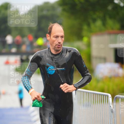 30.08.2026 - Elbe Triathlon Hamburg LAZAROV Photography http://msf.ph/oto/10036427 30.08.2026 09:08:27 Schwimmen 674, 724 meine-sportfotos.de