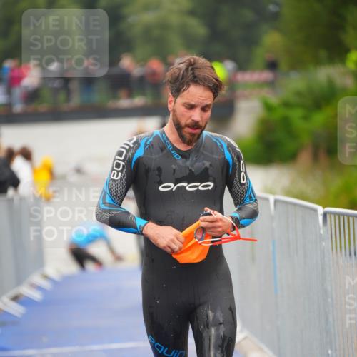 30.08.2026 - Elbe Triathlon Hamburg LAZAROV Photography http://msf.ph/oto/10036534 30.08.2026 09:09:18 Schwimmen 698, 703, 731, 741, 746 meine-sportfotos.de