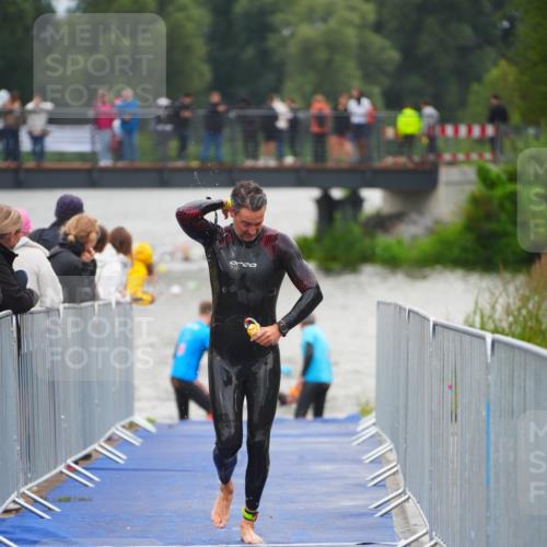 30.08.2026 - Elbe Triathlon Hamburg LAZAROV Photography http://msf.ph/oto/10036568 30.08.2026 09:09:32 Schwimmen 703, 728, 731 meine-sportfotos.de