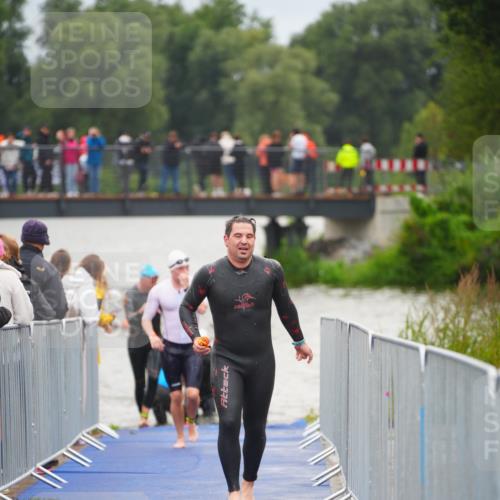 30.08.2026 - Elbe Triathlon Hamburg LAZAROV Photography http://msf.ph/oto/10036596 30.08.2026 09:09:46 Schwimmen 672, 728, 751 meine-sportfotos.de