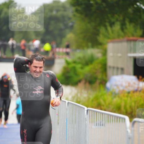 30.08.2026 - Elbe Triathlon Hamburg LAZAROV Photography http://msf.ph/oto/10036608 30.08.2026 09:09:49 Schwimmen 672, 728, 751 meine-sportfotos.de