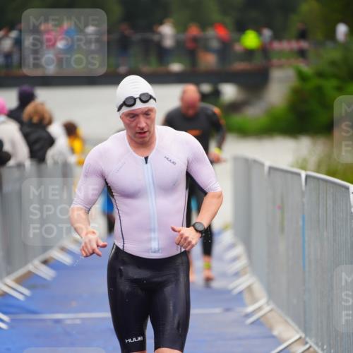 30.08.2026 - Elbe Triathlon Hamburg LAZAROV Photography http://msf.ph/oto/10036622 30.08.2026 09:09:52 Schwimmen 672, 750, 751, 774 meine-sportfotos.de