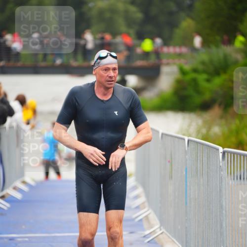 30.08.2026 - Elbe Triathlon Hamburg LAZAROV Photography http://msf.ph/oto/10036675 30.08.2026 09:10:07 Schwimmen 687, 750, 774 meine-sportfotos.de