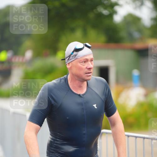 30.08.2026 - Elbe Triathlon Hamburg LAZAROV Photography http://msf.ph/oto/10036683 30.08.2026 09:10:09 Schwimmen 687, 750, 774 meine-sportfotos.de