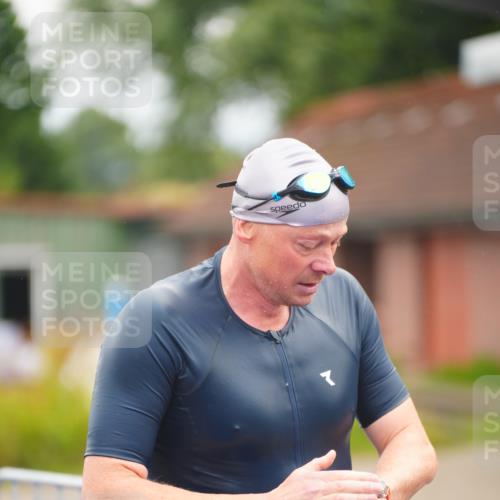 30.08.2026 - Elbe Triathlon Hamburg LAZAROV Photography http://msf.ph/oto/10036686 30.08.2026 09:10:10 Schwimmen 687, 750, 774 meine-sportfotos.de