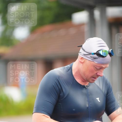 30.08.2026 - Elbe Triathlon Hamburg LAZAROV Photography http://msf.ph/oto/10036689 30.08.2026 09:10:10 Schwimmen 687, 750, 774 meine-sportfotos.de