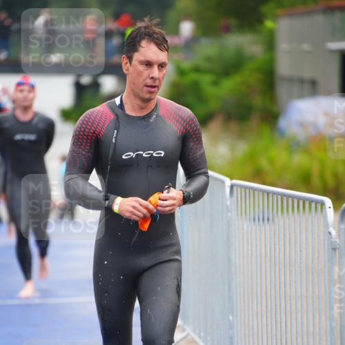 30.08.2026 - Elbe Triathlon Hamburg LAZAROV Photography http://msf.ph/oto/10036698 30.08.2026 09:10:24 Schwimmen 548, 563, 656, 699 meine-sportfotos.de