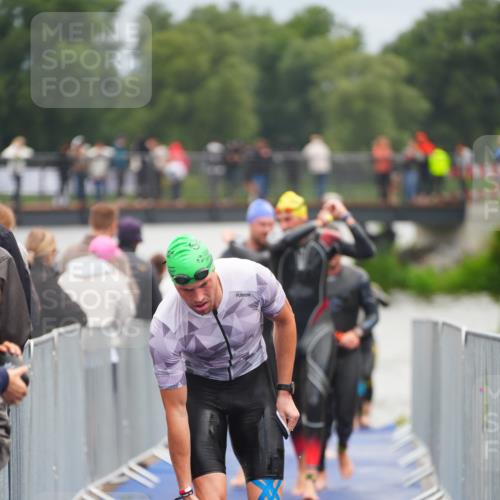 30.08.2026 - Elbe Triathlon Hamburg LAZAROV Photography http://msf.ph/oto/10036739 30.08.2026 09:10:40 Schwimmen 548, 563, 566, 591, 690, 699, 722 meine-sportfotos.de