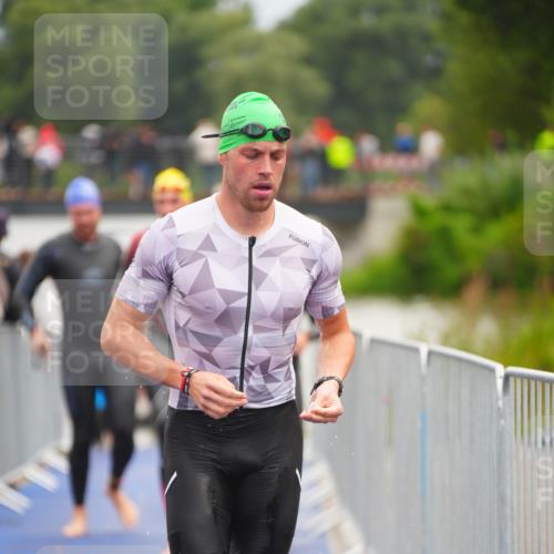 30.08.2026 - Elbe Triathlon Hamburg LAZAROV Photography http://msf.ph/oto/10036745 30.08.2026 09:10:41 Schwimmen 548, 563, 566, 591, 690, 699, 722, 752 meine-sportfotos.de
